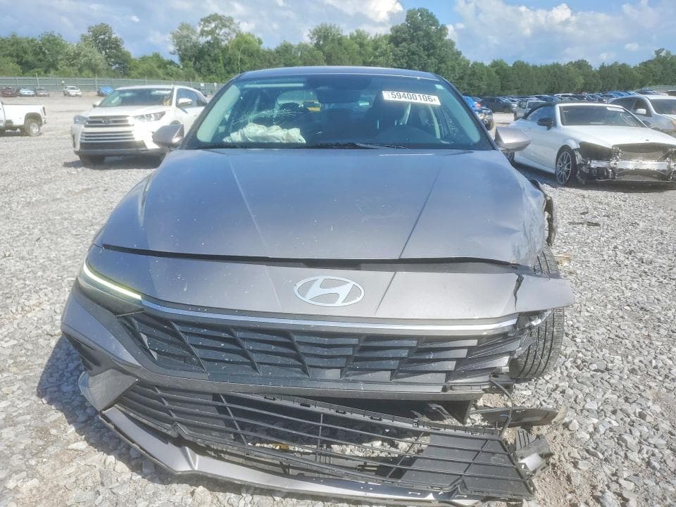 2025 HYUNDAI ELANTRA SE 5