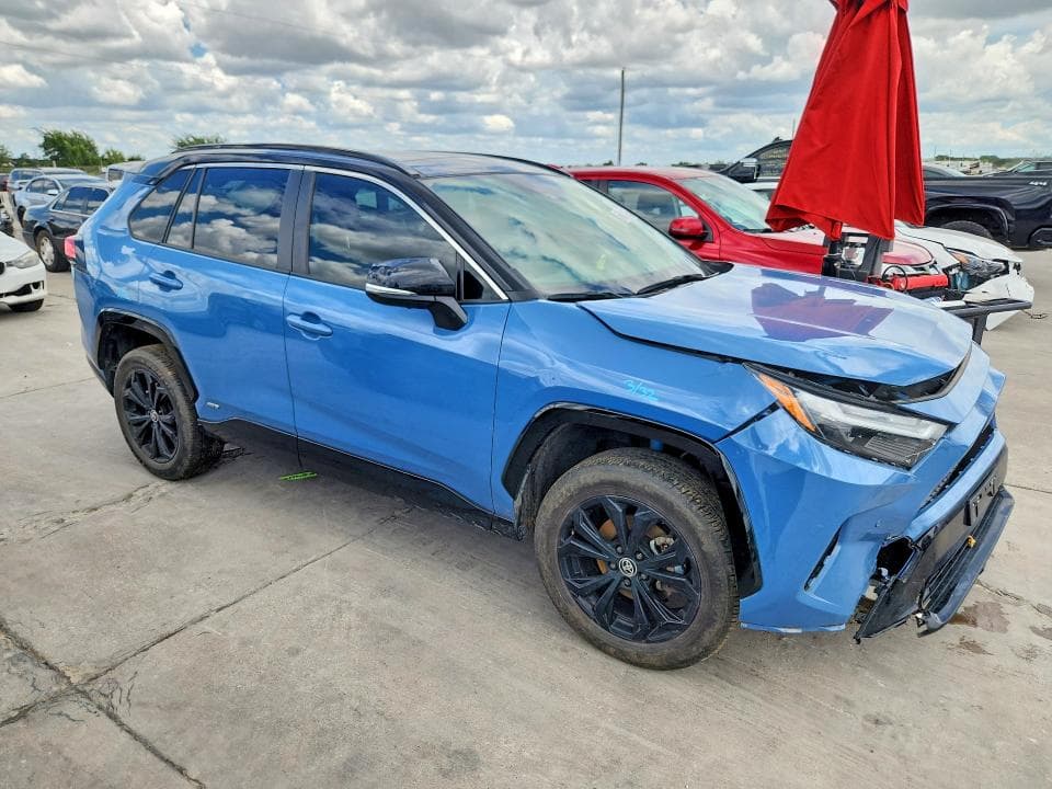 2024 TOYOTA RAV4 XSE 4