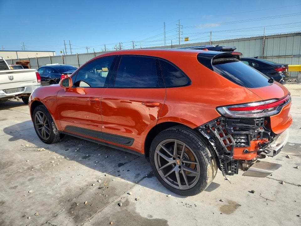 2023 PORSCHE MACAN BASE 2