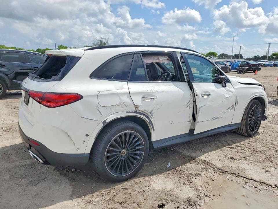 2023 MERCEDES-BENZ GLC 300 3