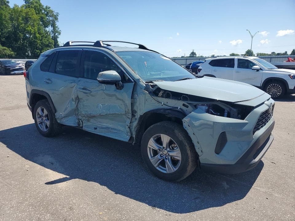 2022 TOYOTA RAV4 XLE 4