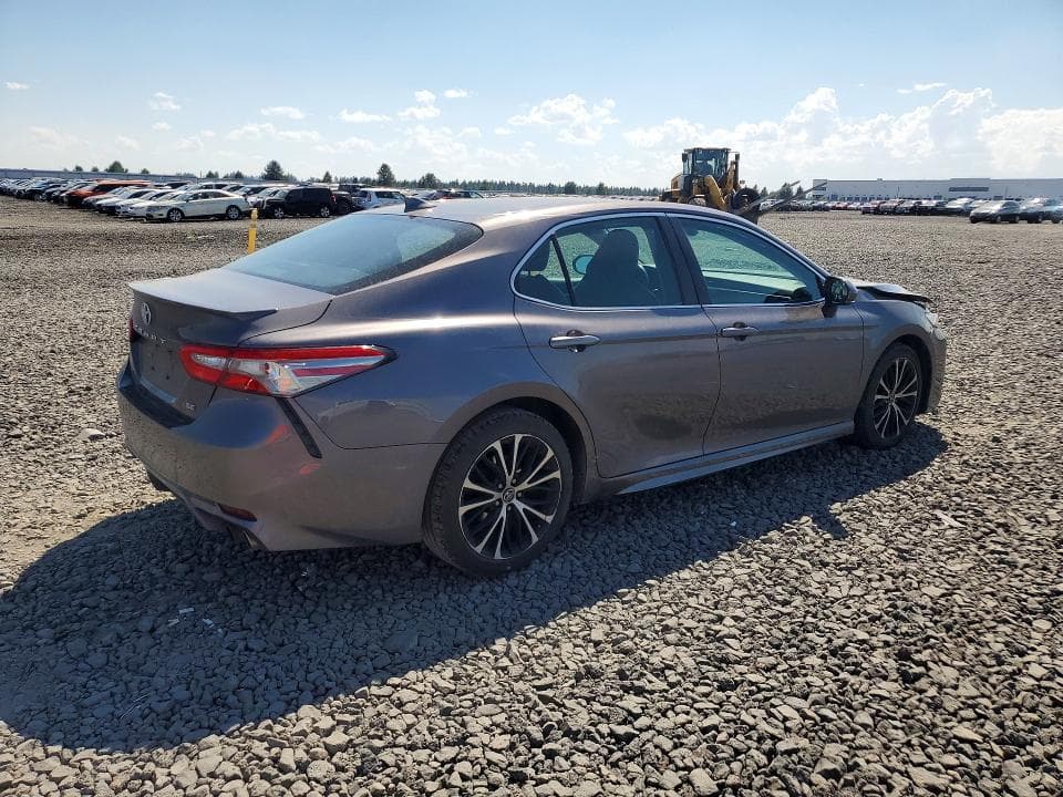 2019 TOYOTA CAMRY SE 3