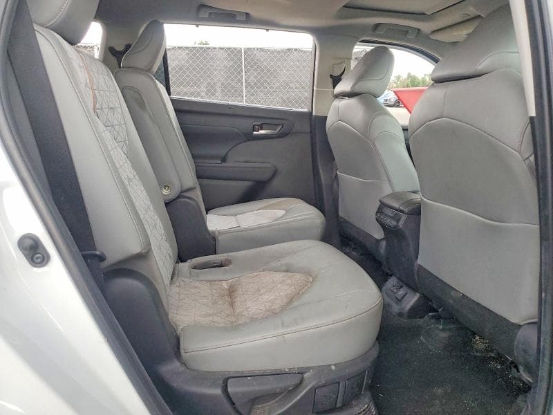 2023 TOYOTA HIGHLANDER HYBRID BRONZE EDITION 11