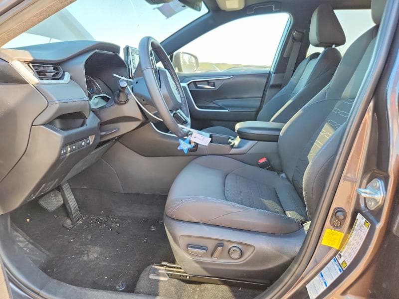 2022 TOYOTA RAV4 SE 7