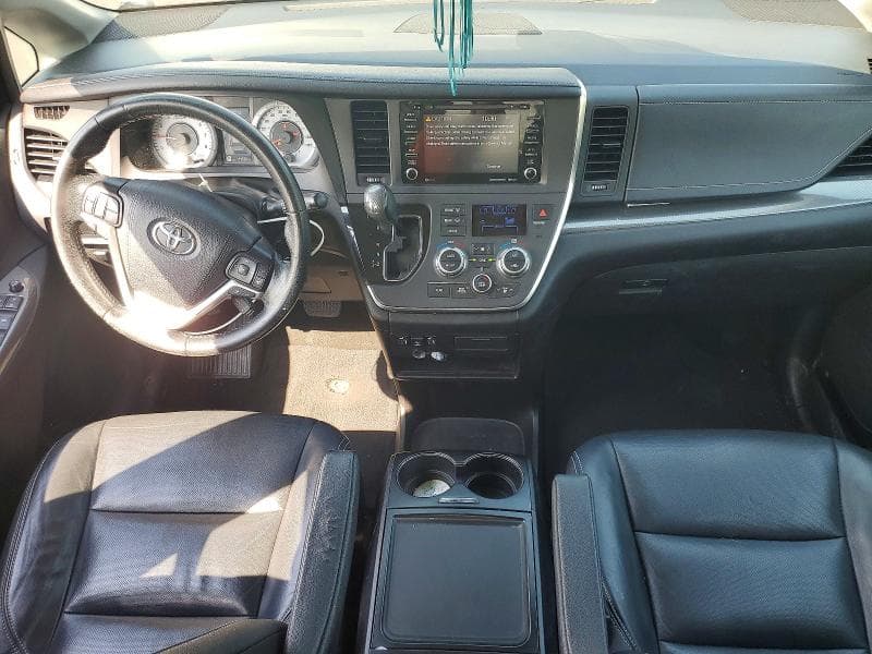 2019 TOYOTA SIENNA SE 8-PASSENGER 8