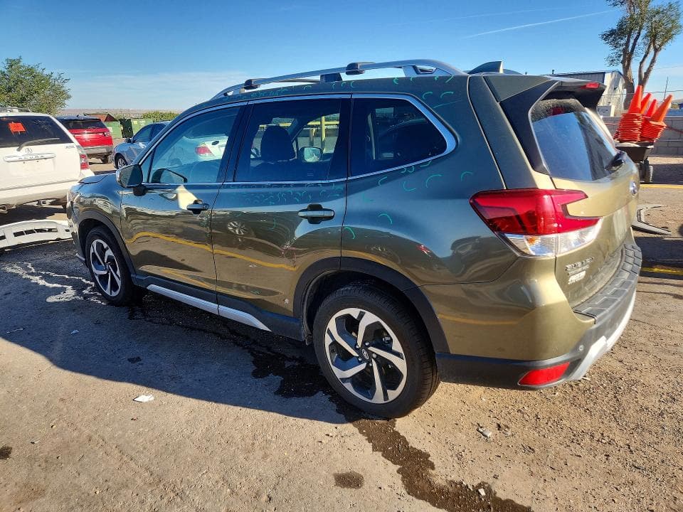 2023 SUBARU FORESTER TOURING 2