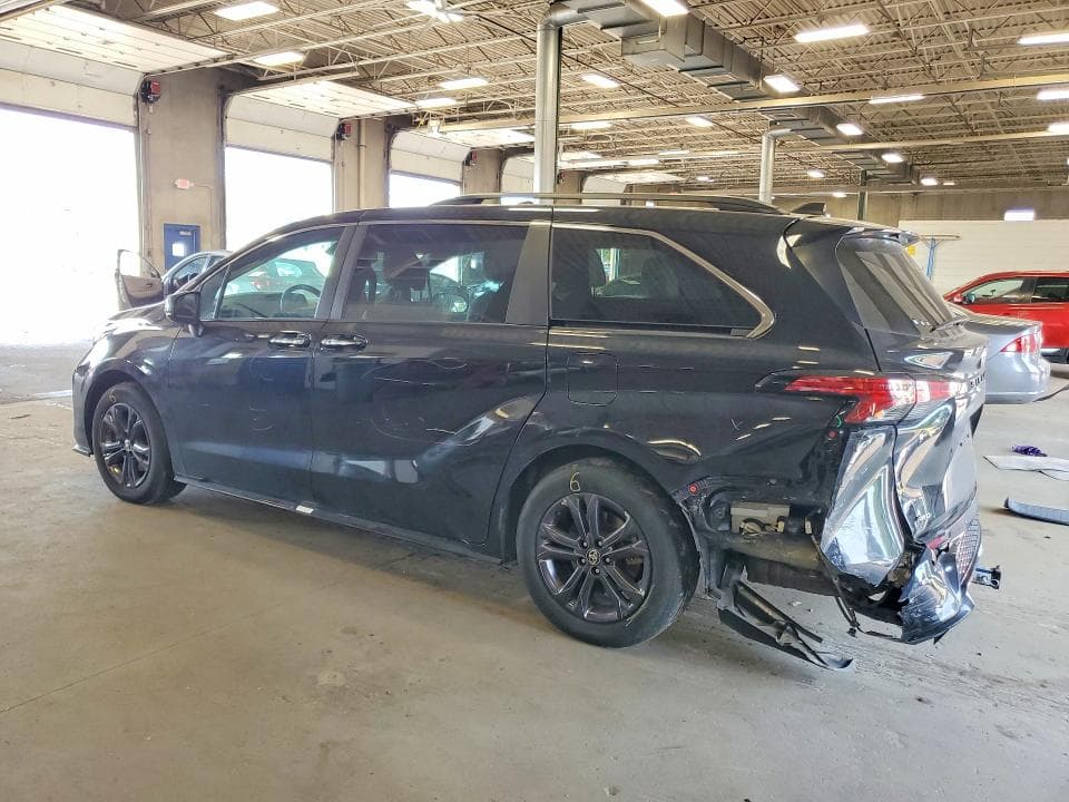 2024 TOYOTA SIENNA XSE 2