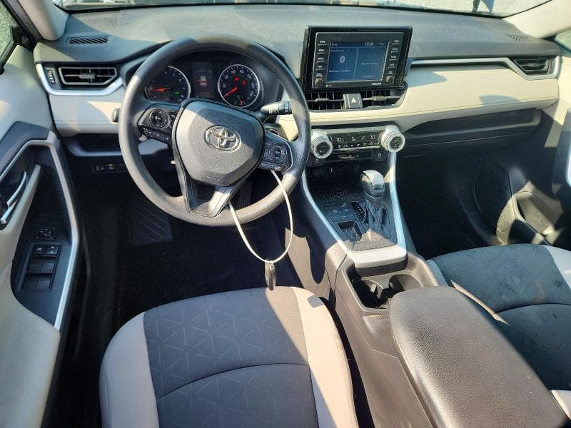 2021 TOYOTA RAV4 XLE 8