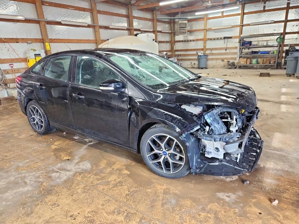 2017 FORD FOCUS SEL 4