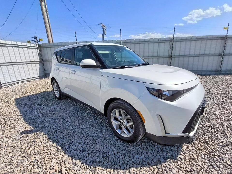 2023 KIA SOUL LX 4