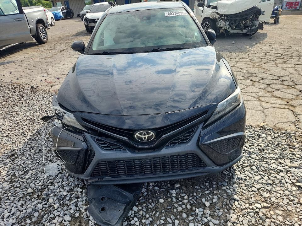 2022 TOYOTA CAMRY SE 5