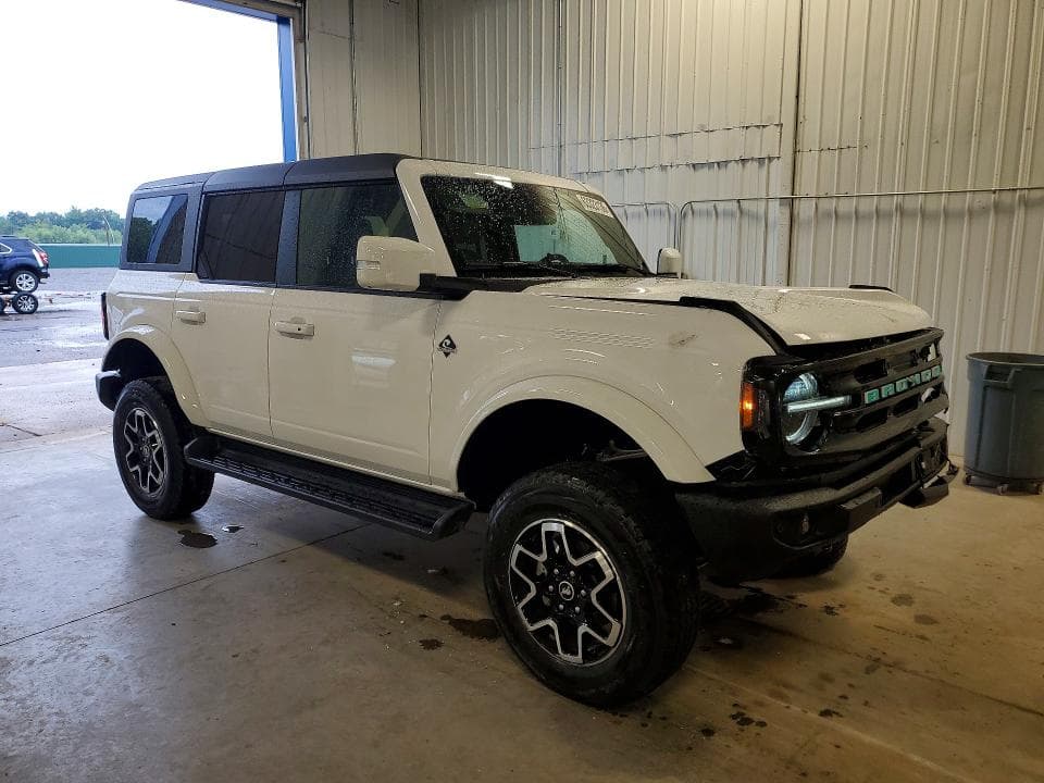 2025 FORD BRONCO OUTER BANKS 4