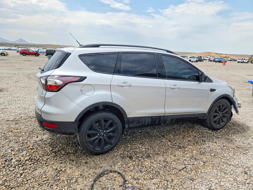 2017 FORD ESCAPE SE 3