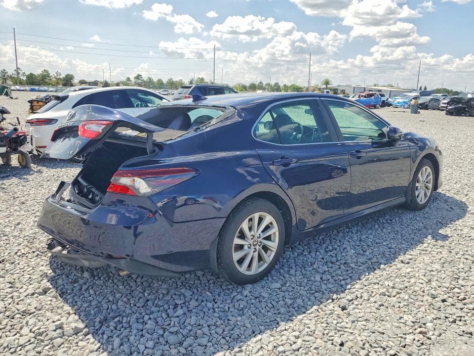 2022 TOYOTA CAMRY LE 3