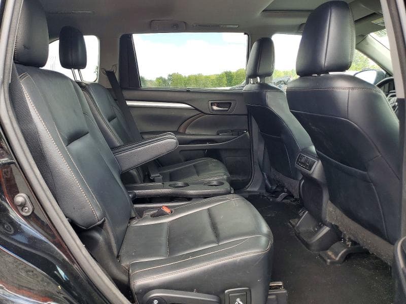 2018 TOYOTA HIGHLANDER XLE 11