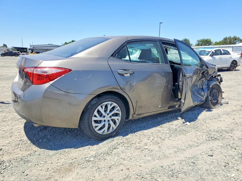 2017 TOYOTA COROLLA LE 3