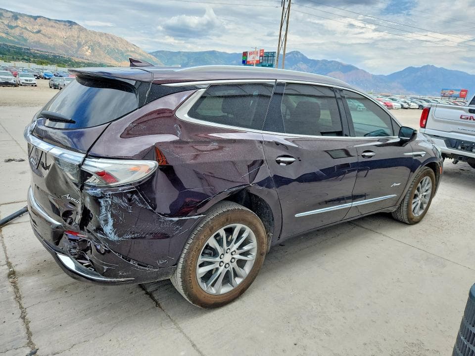 2022 BUICK ENCLAVE AVENIR 3