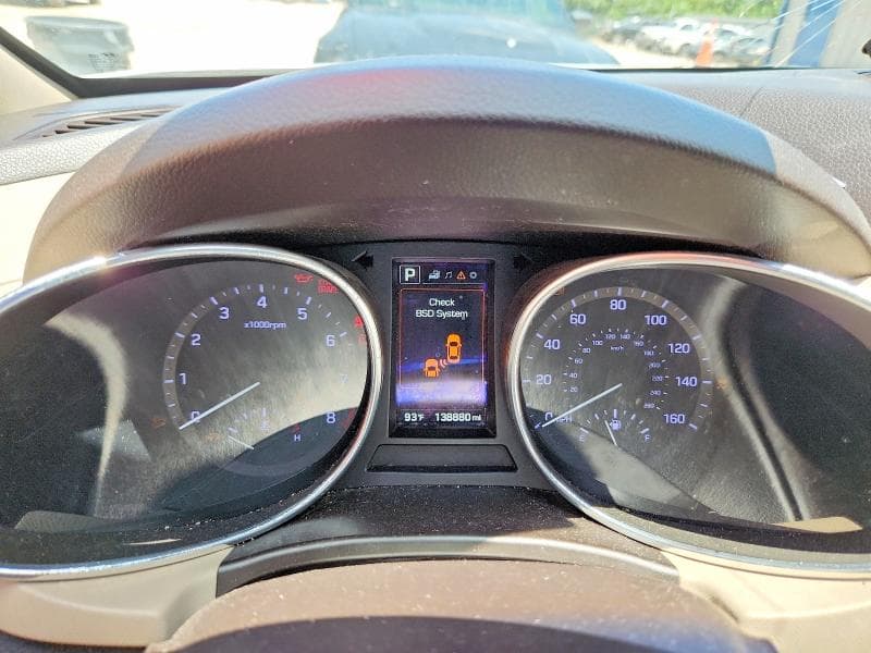 2017 HYUNDAI SANTA FE SE 9