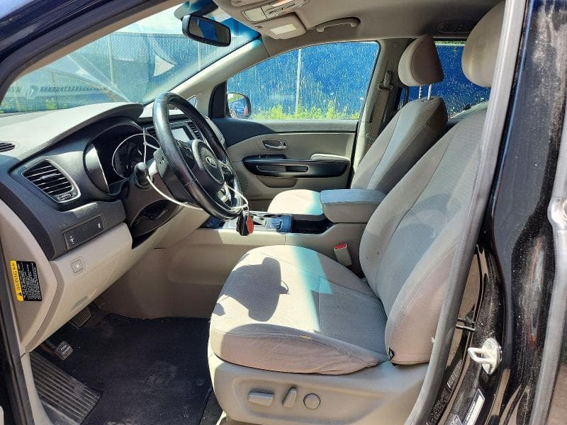 2017 KIA SEDONA LX 7
