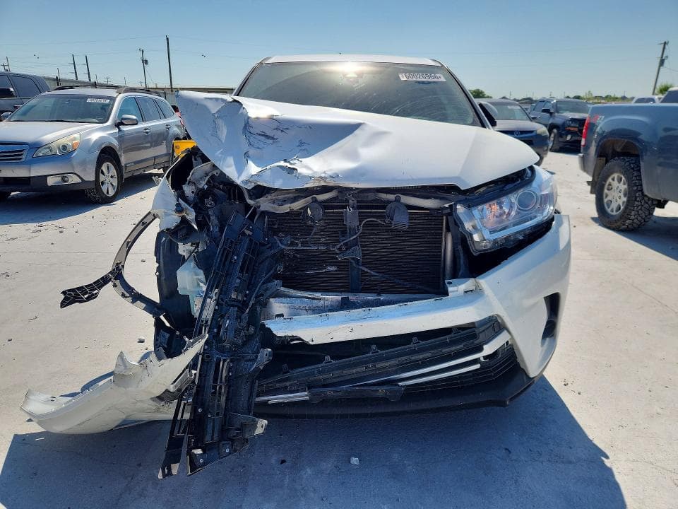 2018 TOYOTA HIGHLANDER LE 5