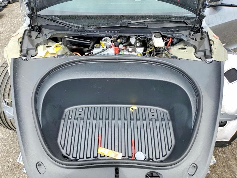 2026 TESLA MODEL 3 11