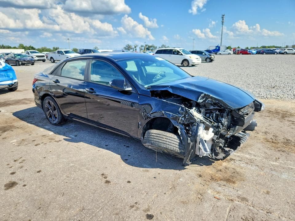 2023 HYUNDAI ELANTRA SEL 4