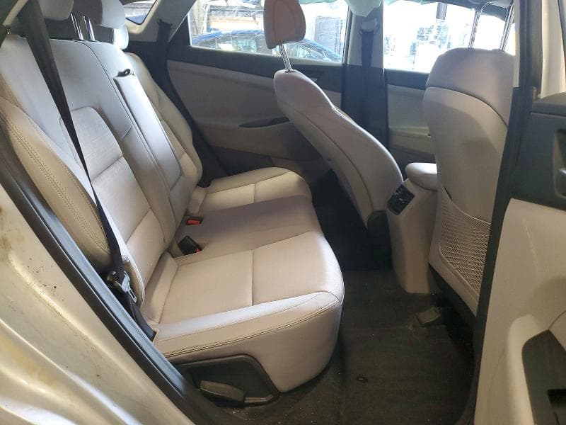 2017 HYUNDAI TUCSON SE 11