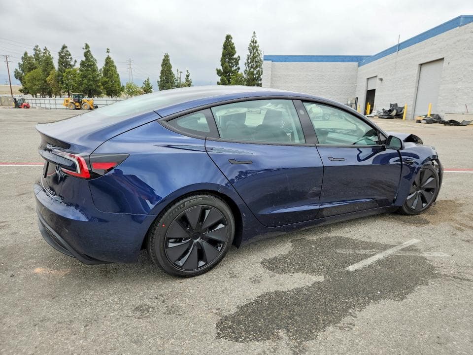2026 TESLA MODEL 3 3