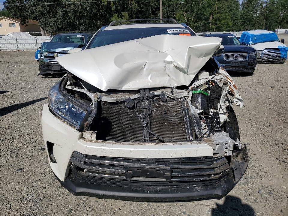 2017 TOYOTA HIGHLANDER LIMITED 5