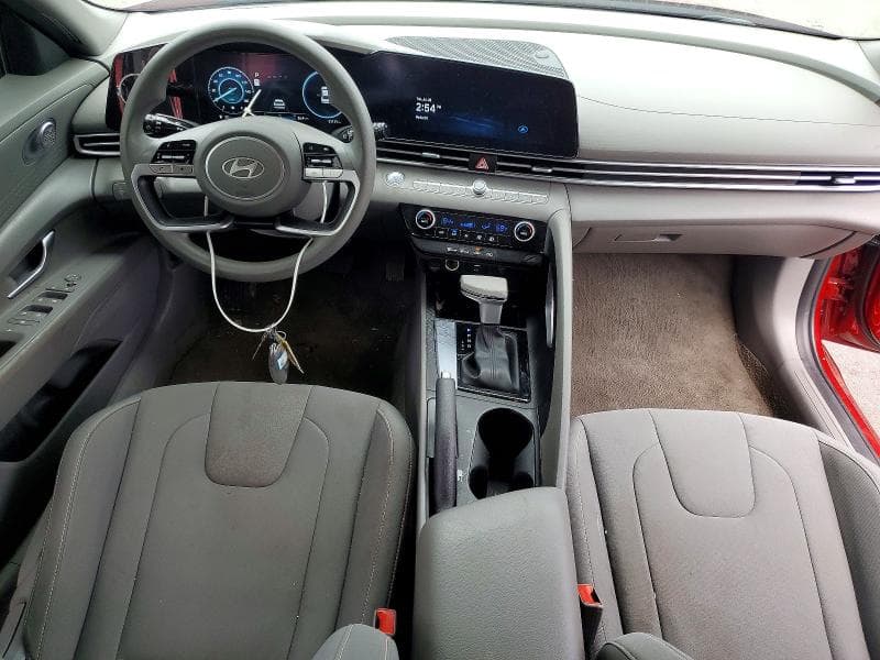 2024 HYUNDAI ELANTRA SEL 8