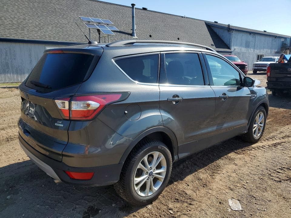 2017 FORD ESCAPE SE 3