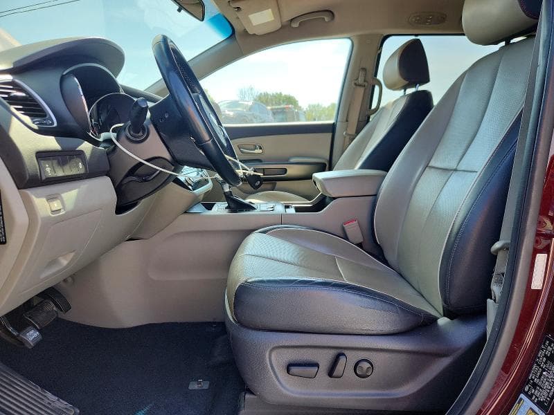 2017 KIA SEDONA LX 7