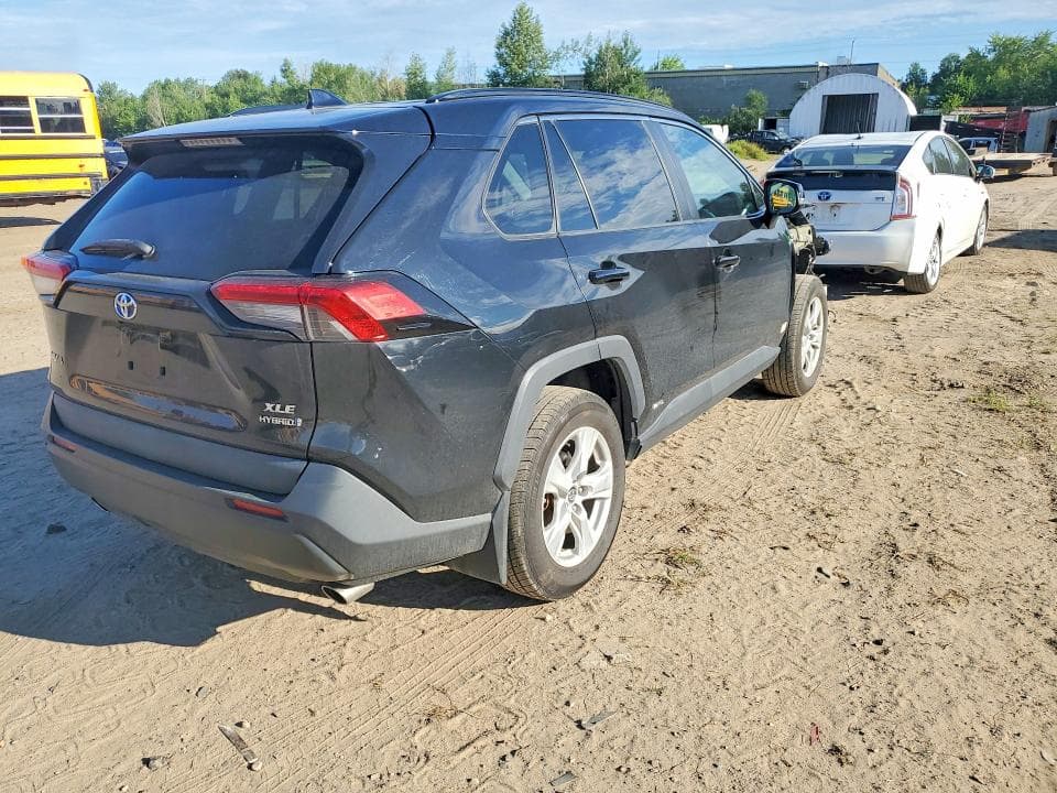 2019 TOYOTA RAV4 HYBRID XLE 3