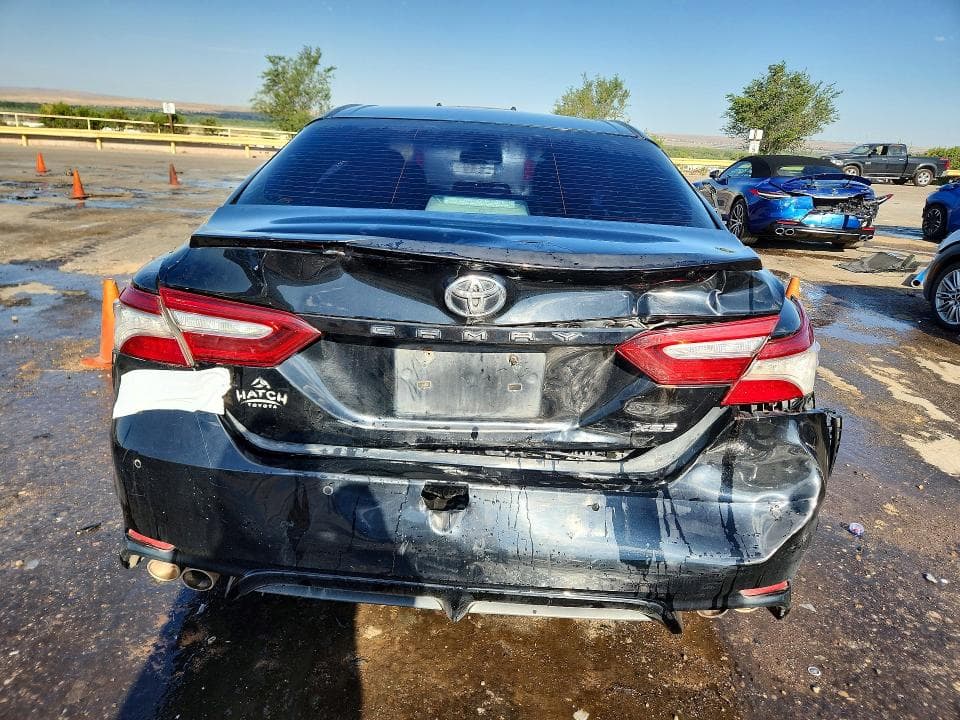 2018 TOYOTA CAMRY XSE 6