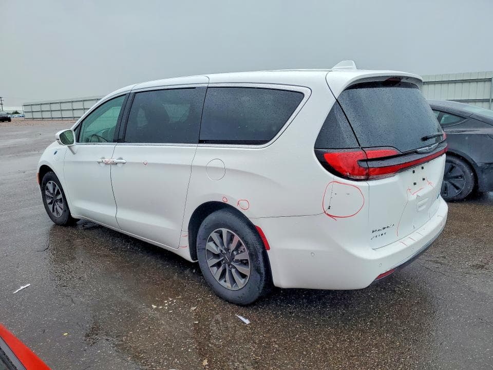 2022 CHRYSLER PACIFICA HYBRID TOURING L 2