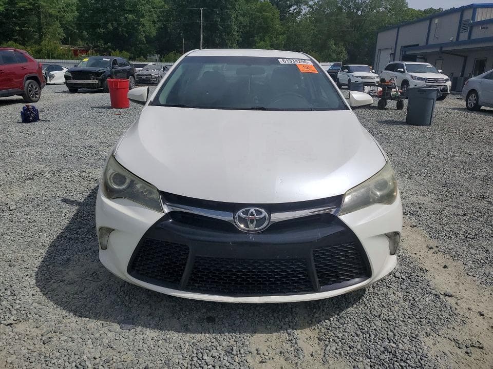 2017 TOYOTA CAMRY SE 5