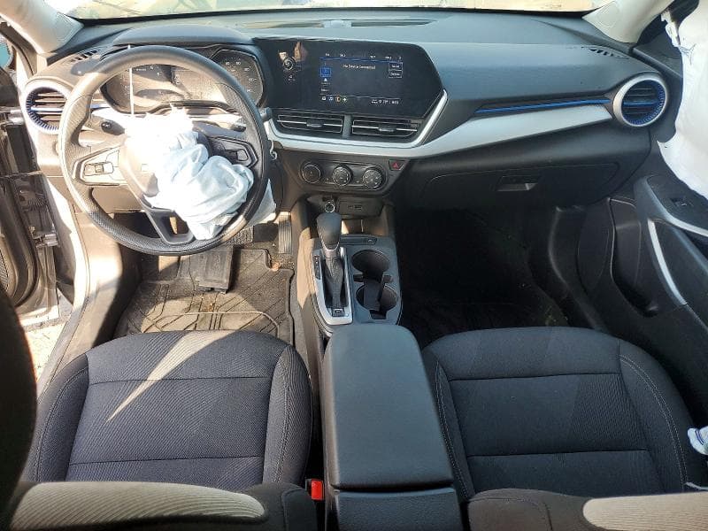 2025 CHEVROLET TRAX LS 8