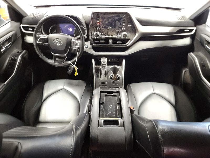 2022 TOYOTA HIGHLANDER XLE 8