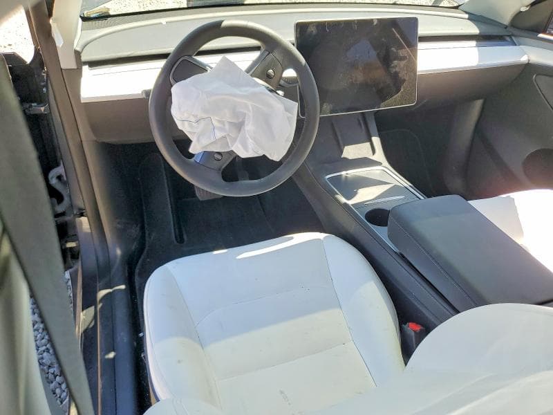 2023 TESLA MODEL Y 8
