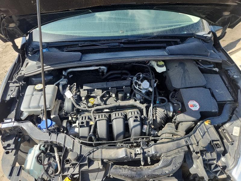 2017 FORD FOCUS SE 11