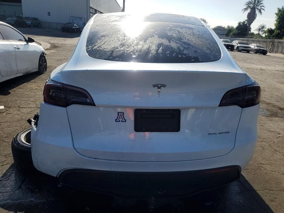 2024 TESLA MODEL Y 6