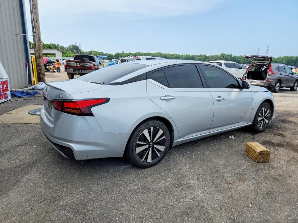 2021 NISSAN ALTIMA SV 3
