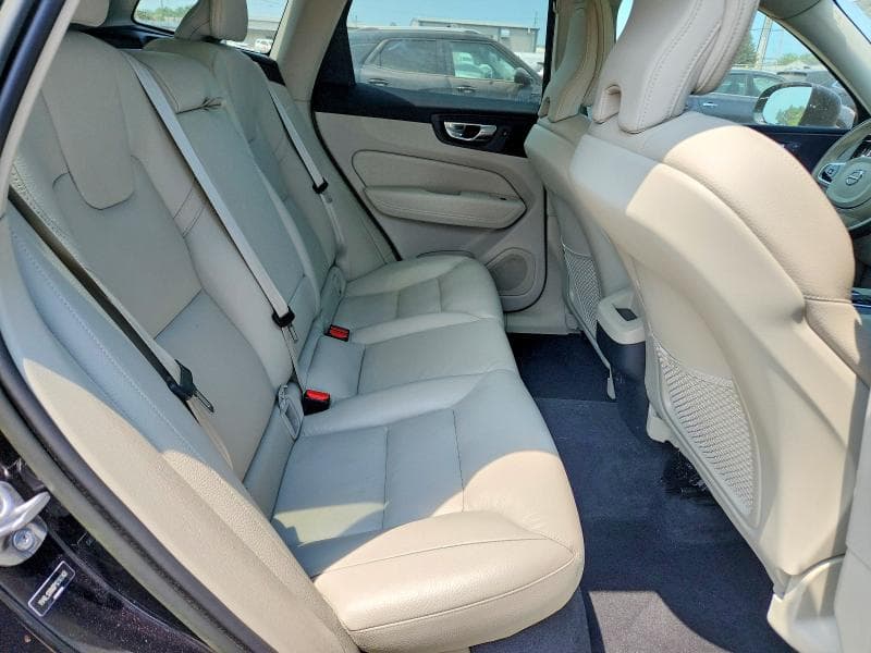 2023 VOLVO XC60 PLUS 10