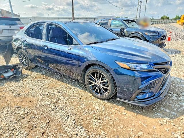 2021 TOYOTA CAMRY SE 4