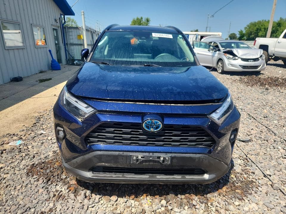 2022 TOYOTA RAV4 XLE PREMIUM 5