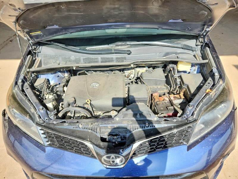 2018 TOYOTA SIENNA SE PREMIUM 8-PASSENGER 12