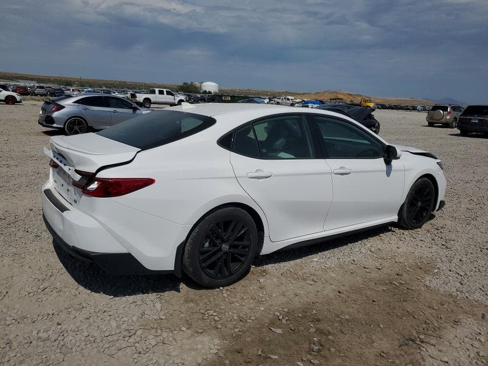 2025 TOYOTA CAMRY SE 3