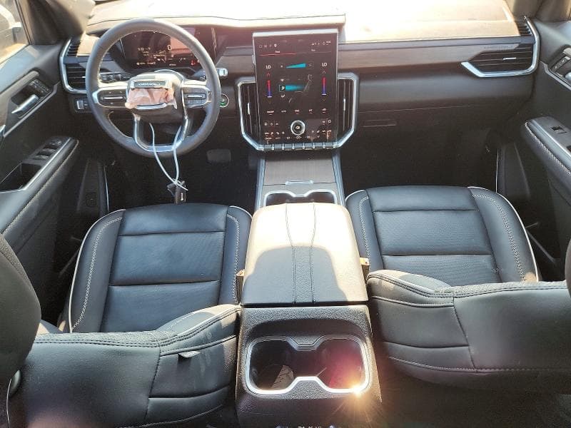2025 GMC ACADIA DENALI 8