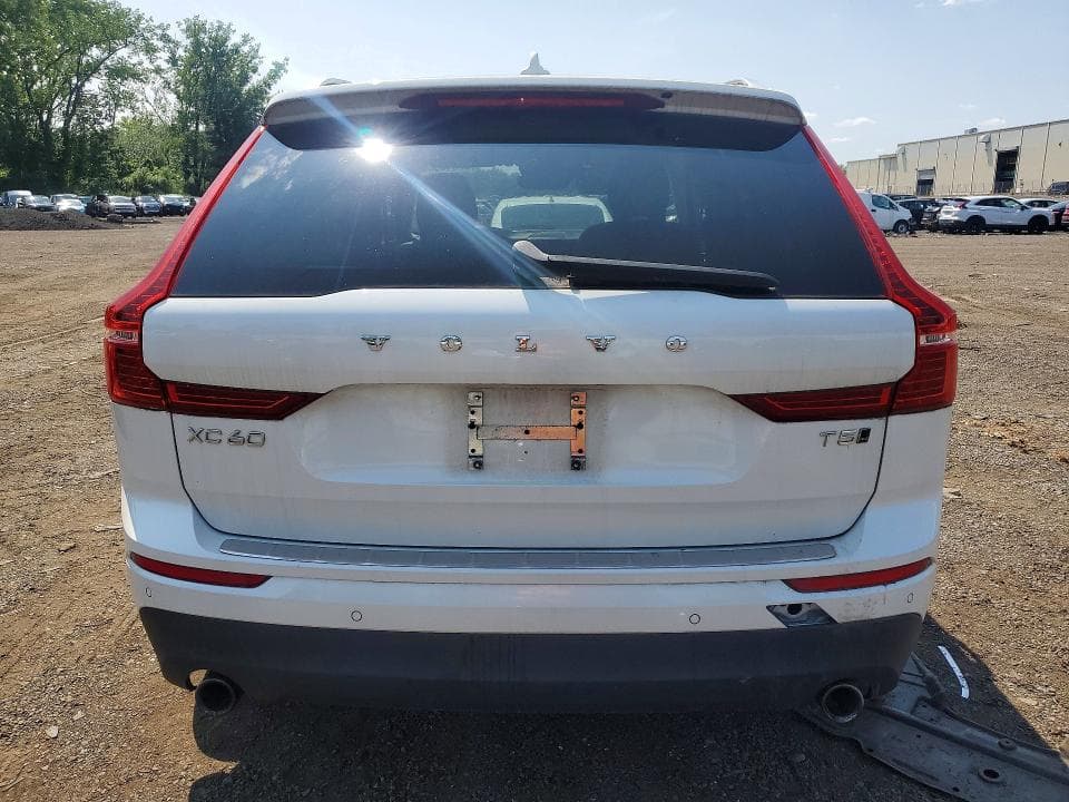 2020 VOLVO XC60 T5 MOMENTUM 6