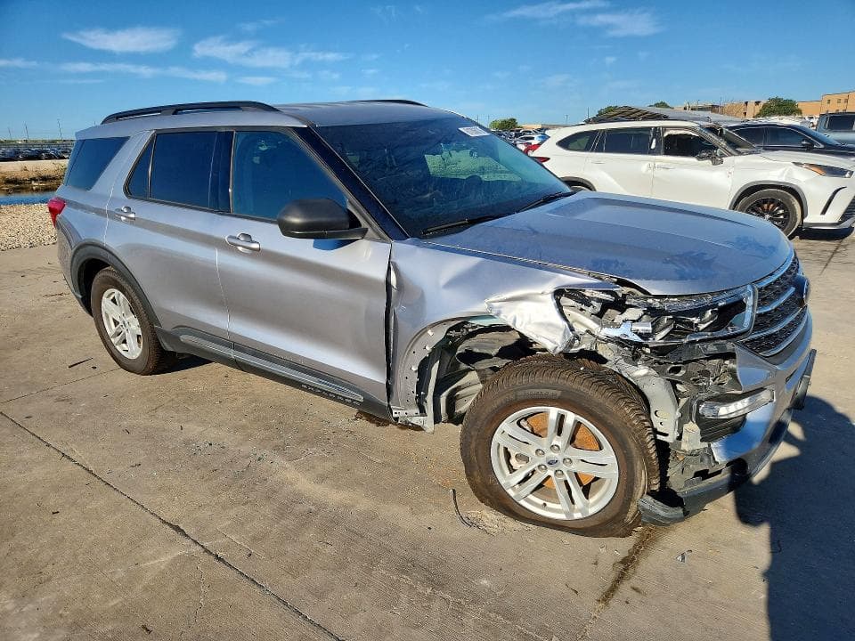 2021 FORD EXPLORER XLT 4